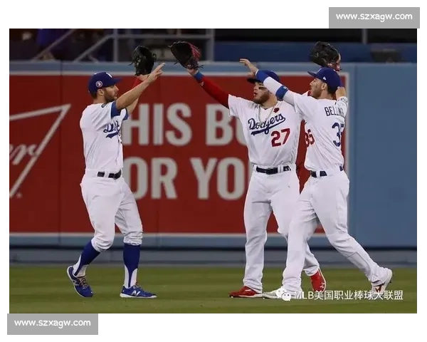 海耶斯三垒美技封杀瑞欧穆托,守备典范闪耀赛场 海耶斯三垒美技封杀瑞欧穆托,守备典范闪耀赛场