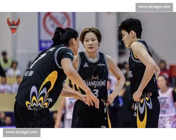 杨力维 x 杨舒予:女篮场上的铁臂双姝,碾碎对手防线! 杨力维 x 杨舒予:女篮场上的铁臂双姝,碾碎对手防线!