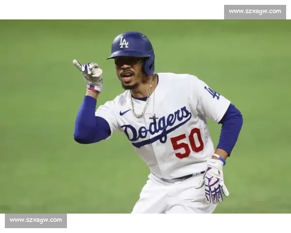 海耶斯三垒美技封杀瑞欧穆托,守备典范闪耀赛场 海耶斯三垒美技封杀瑞欧穆托,守备典范闪耀赛场